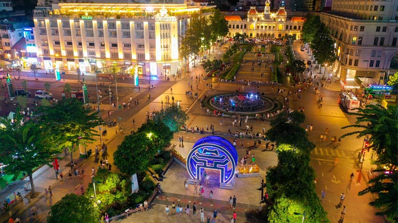 Things to do in Ho Chi Minh at night, explore the walking street